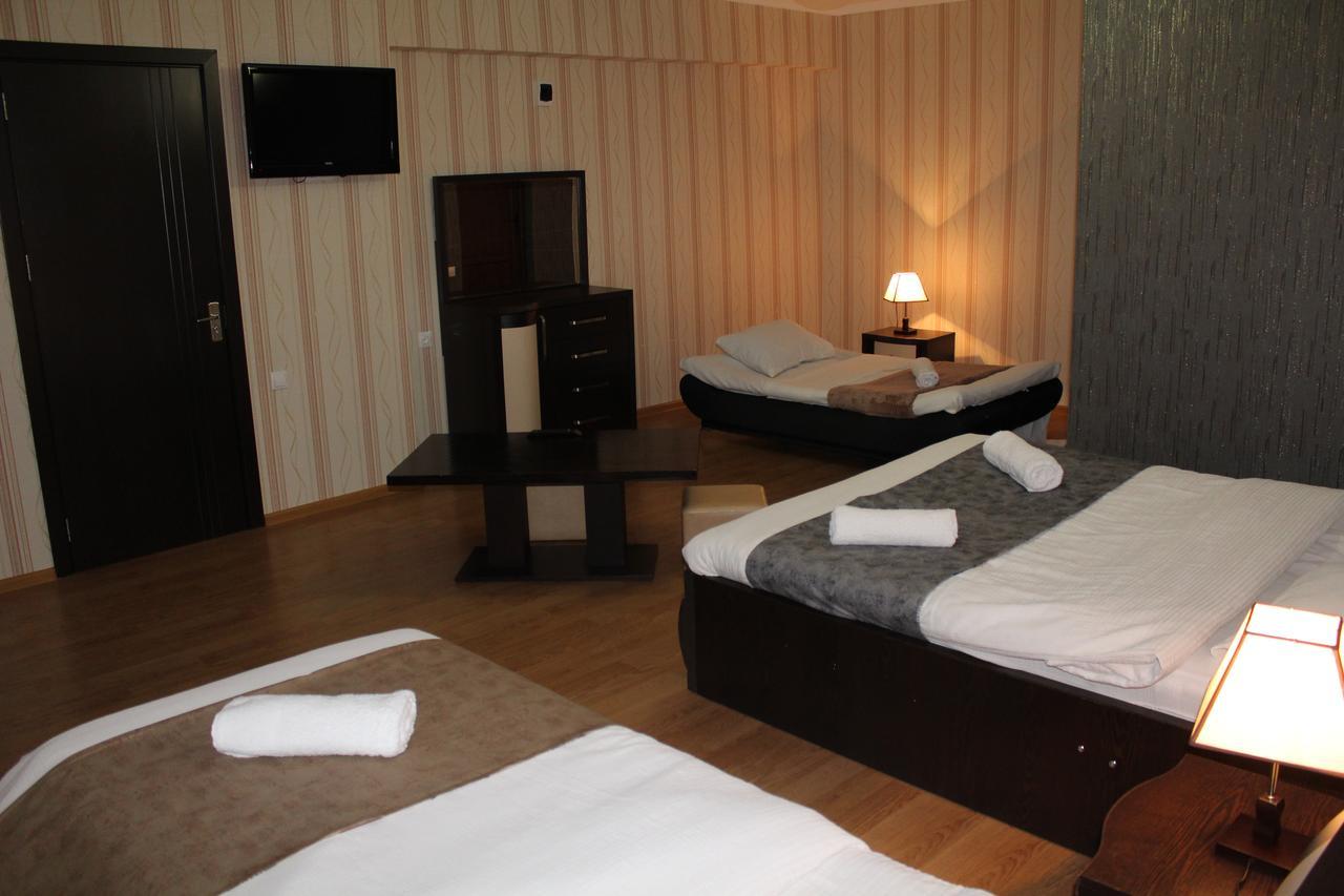 Hotel Elegant Tbilisi Bagian luar foto