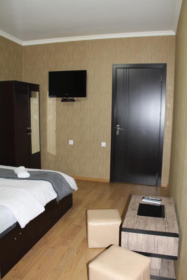 Hotel Elegant Tbilisi Bagian luar foto