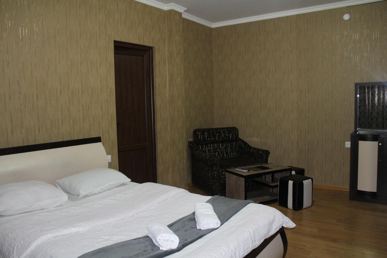 Hotel Elegant Tbilisi Bagian luar foto